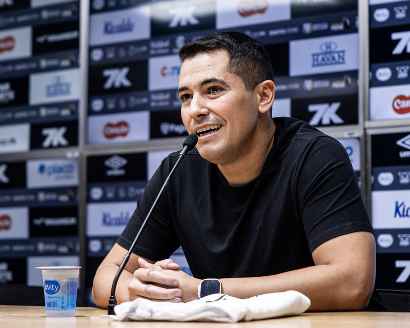 Santos confirma desligamento de CEO Pedro Martins