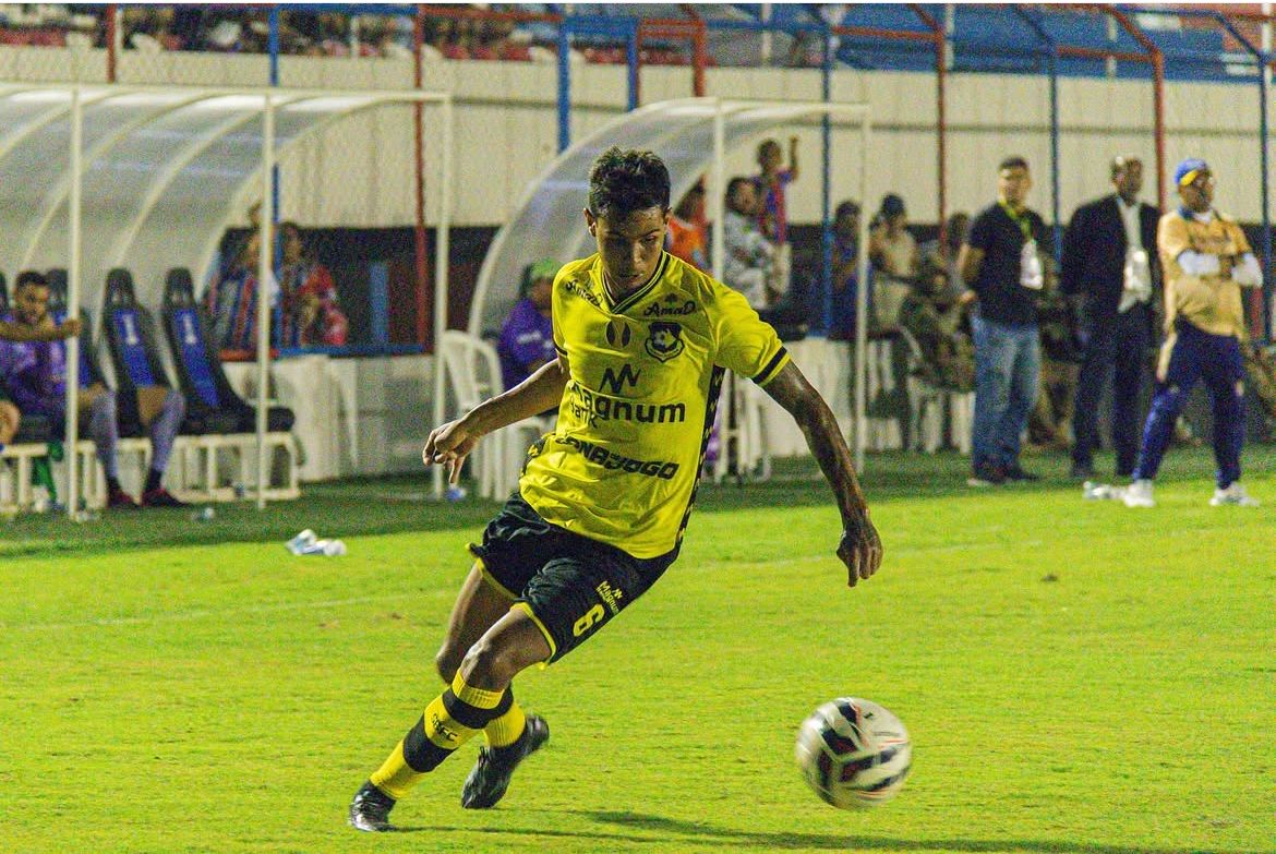 Antes de enfrentar o Bugre, Bernô enfrenta o Londrina nesta noite no ABC