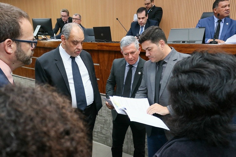 Comissão rejeita emendas da oposição, e com apoio da base projeto da LDO avança na Câmara de Campinas