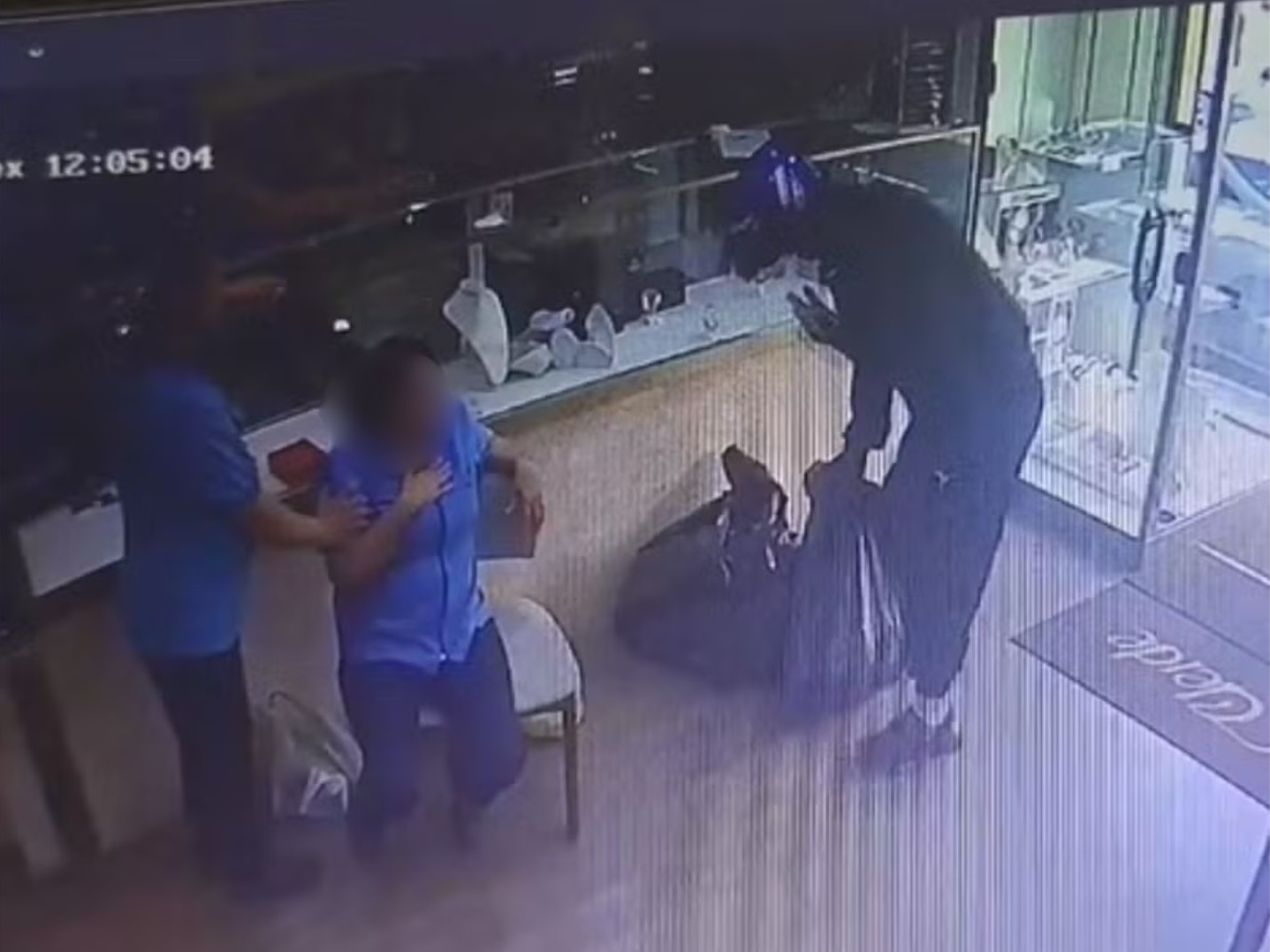 Criminoso foge a pé após roubar joalheria em Limeira