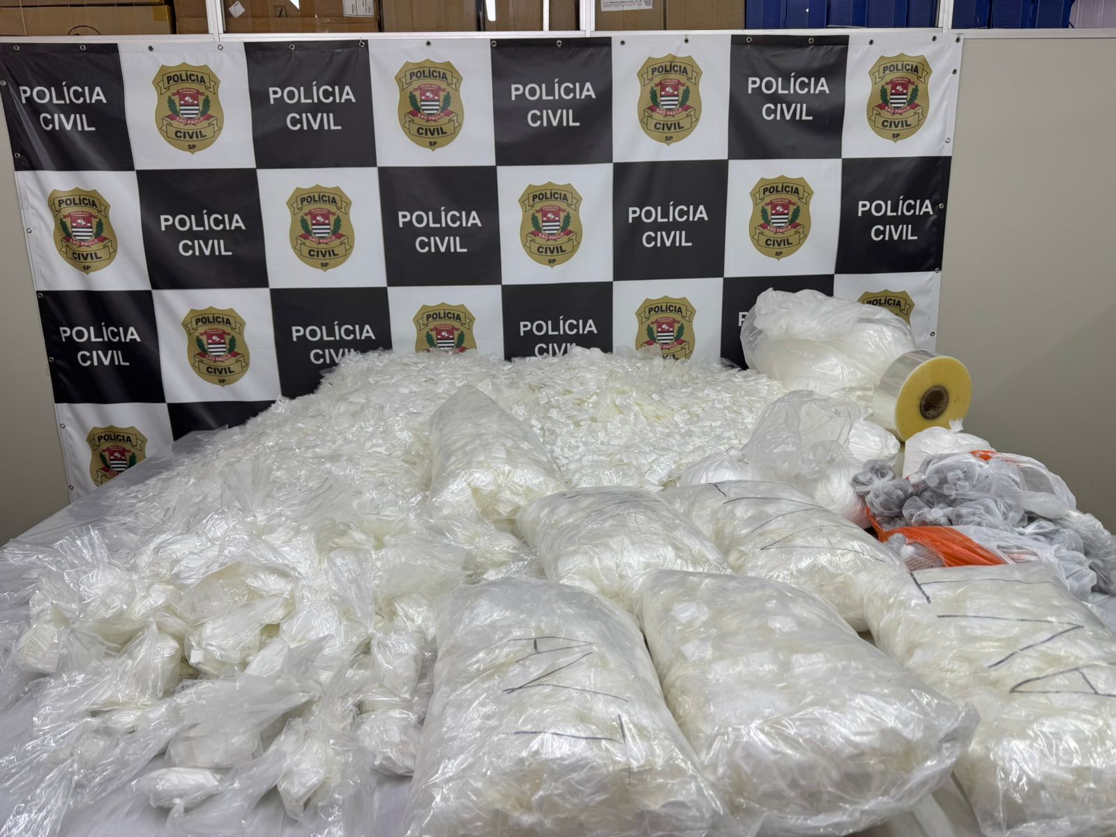 Dois são presos com 70kg de cocaína em casa no Jd. Aurélia