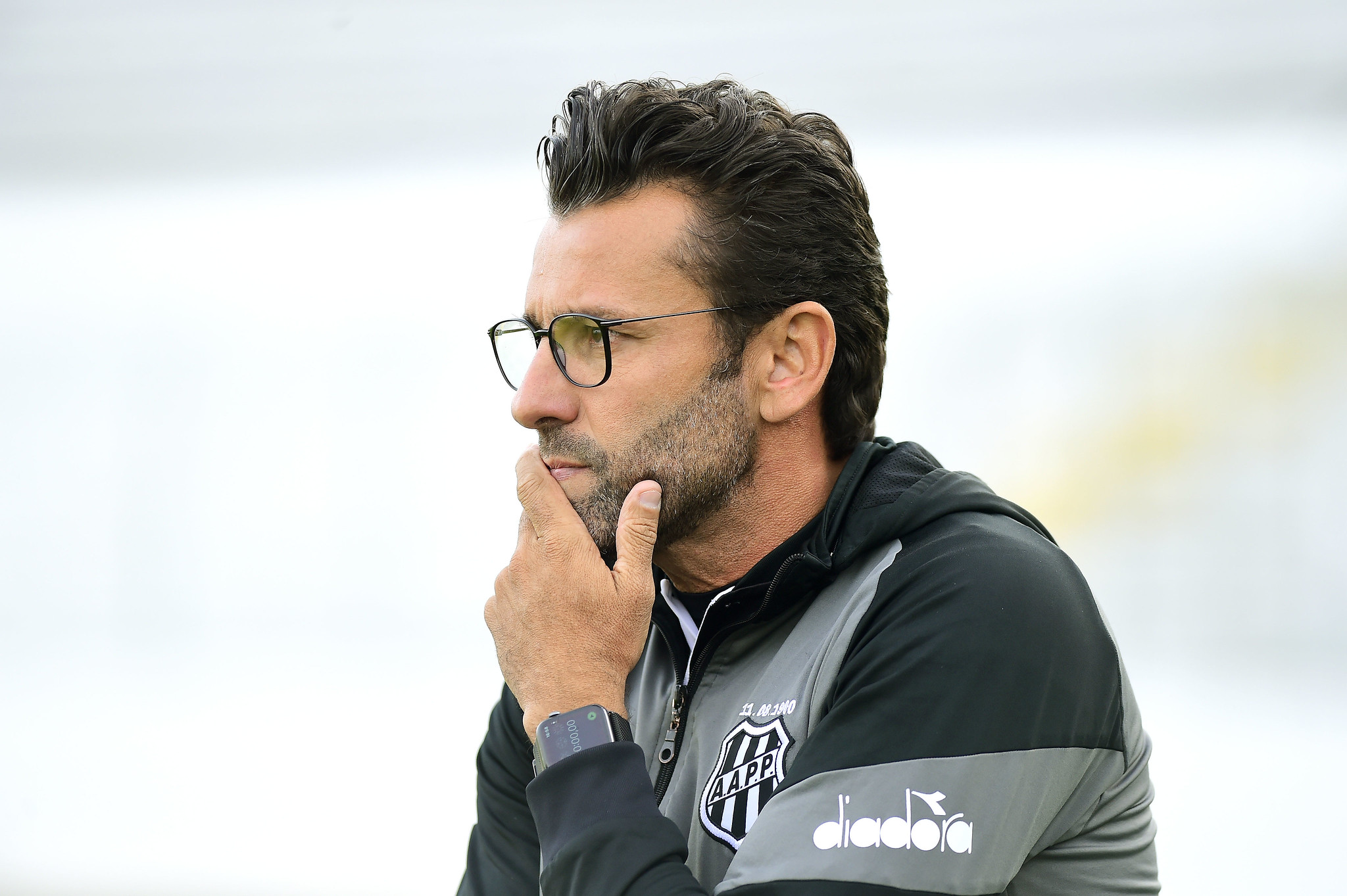 Com proposta de time da Série B, Alberto Valentim deve deixar o comando da Ponte Preta