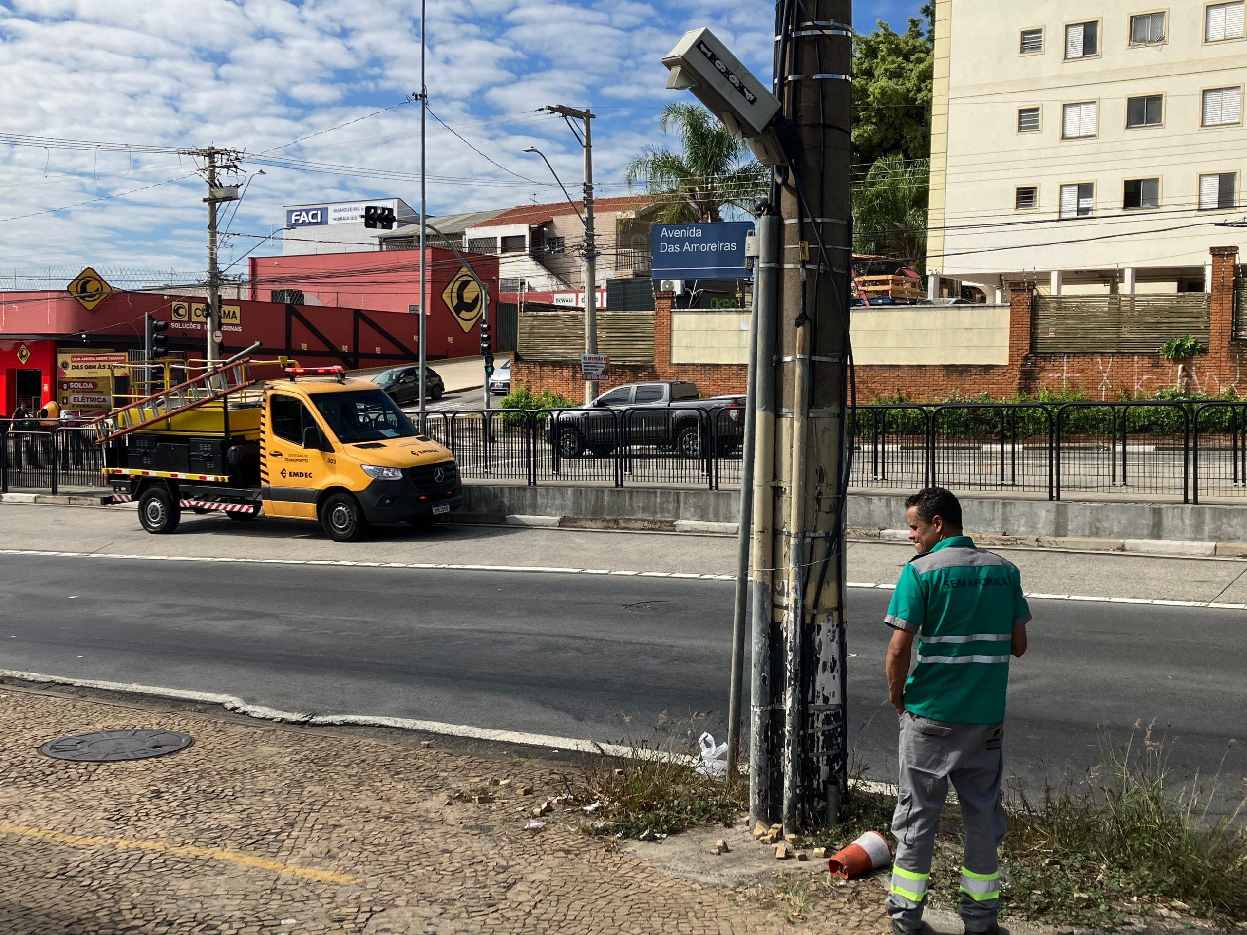 Furto de fiação afeta estação do BRT na Av. das Amoreiras em Campinas