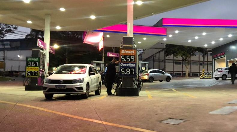 Gasolina fica mais barata a partir desta terça-feira