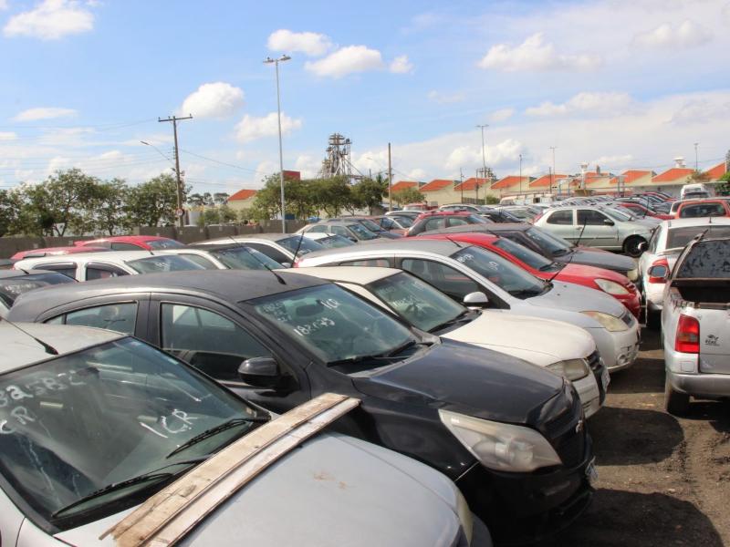 Isenção da taxa de pátio é concedida a dez veículos na primeira semana