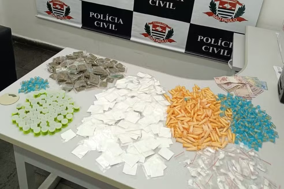 Polícia Civil estoura ‘casa bomba’ em Campinas e apreende mais de mil porções de drogas 