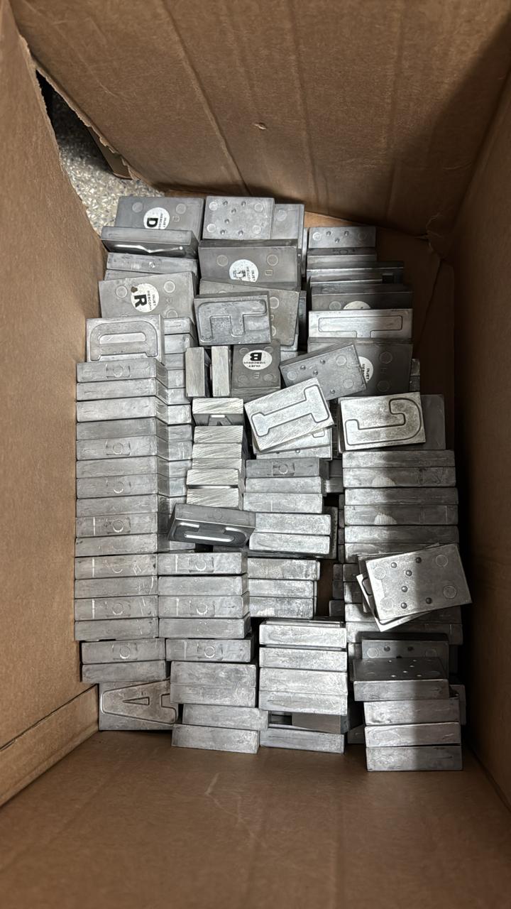 Polícia Civil fecha fábrica clandestina de placas de veículos em Paulínia