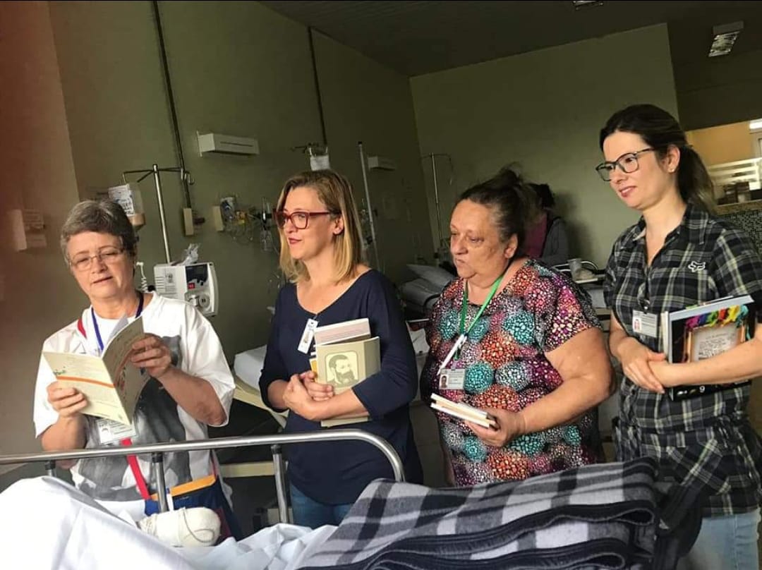 Projeto que oferece leitura em hospitais busca voluntários em Campinas