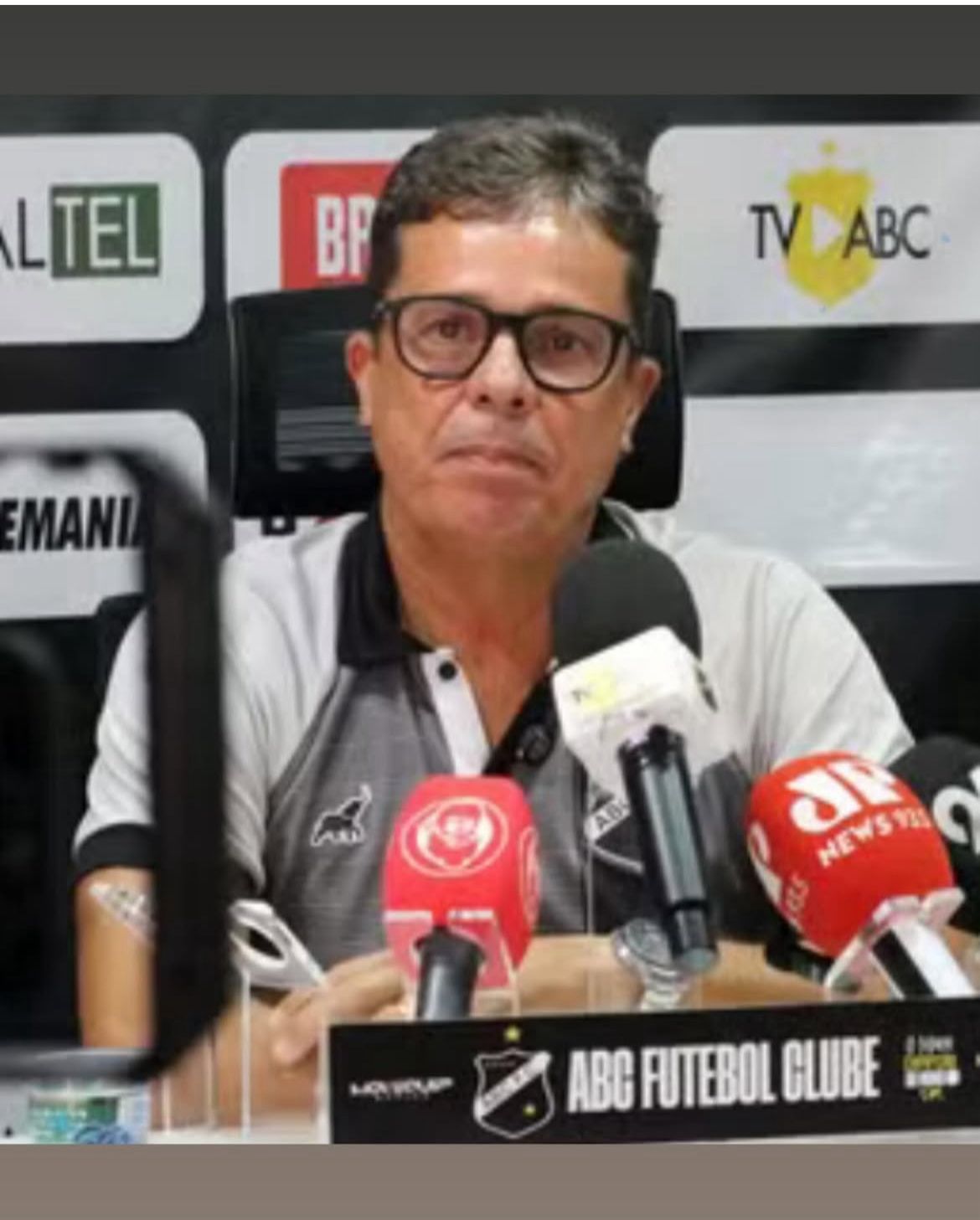 Técnico do ABC, Evaristo Piza espera por reforços antes de enfrentar a Ponte Preta