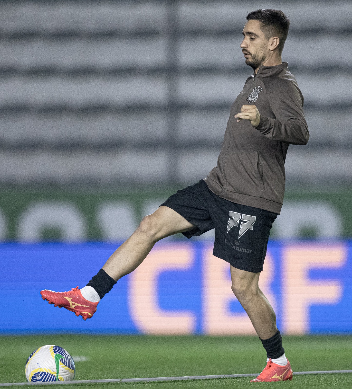 Igor Coronado pode deixar o Corinthians na retomada do Campeonato Brasileiro