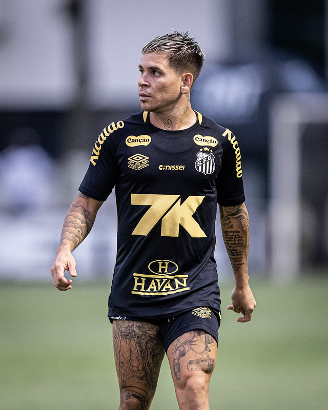 Santos deve confirmar saída de Soteldo para o Fluminense