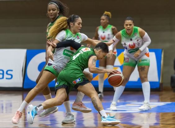 Unimed Campinas Basquete vence o Maringá e segue no G8 da LBF