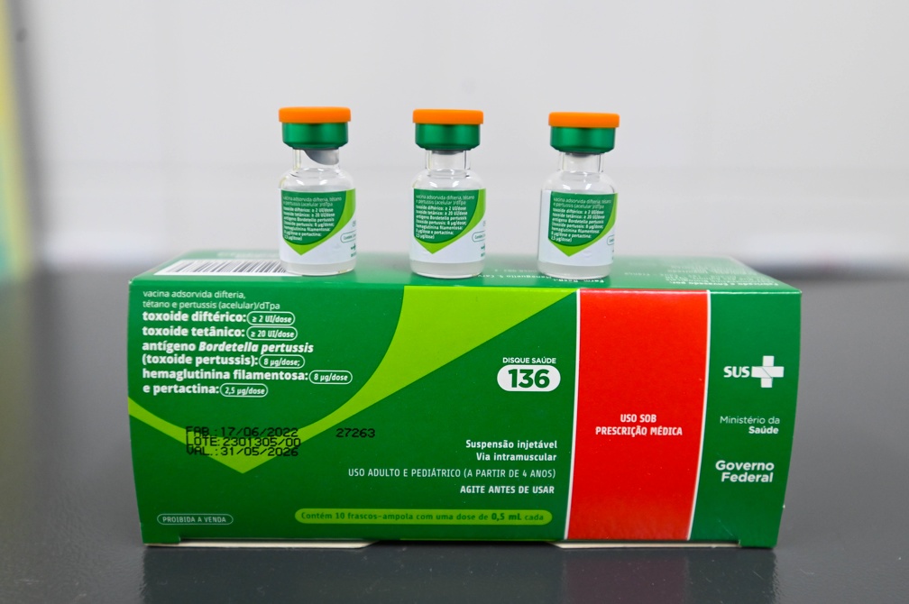 Casos de coqueluche crescem mais de 50% nos primeiros meses de 2025