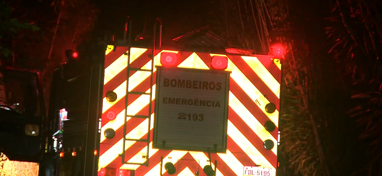 Dois incêndios de grandes proporções assustam moradores de Campinas e Limeira