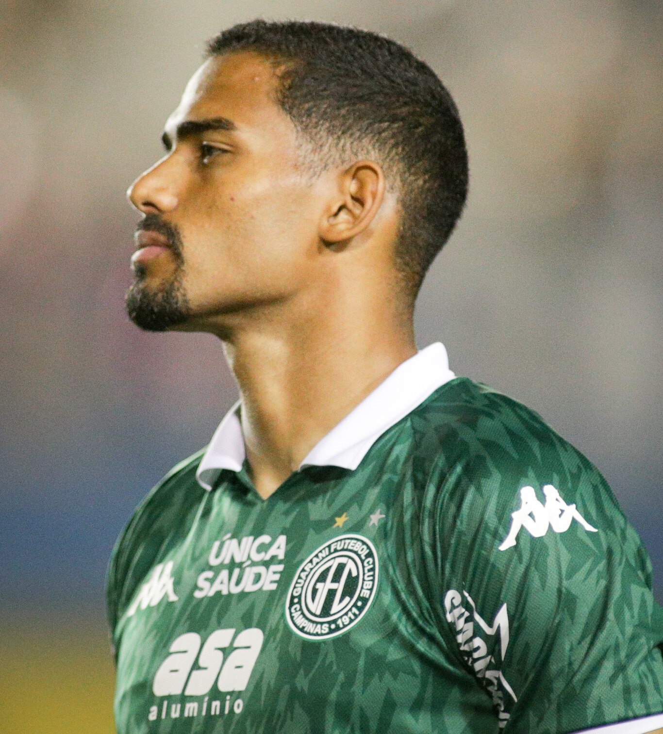 Lateral do Guarani avalia trabalho com novo técnico e afirma: “Pilhado para o clássico”