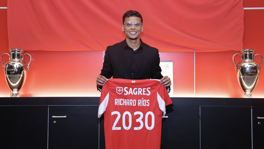 Guarani se manifesta sobre venda de Richard Ríos ao Benfica