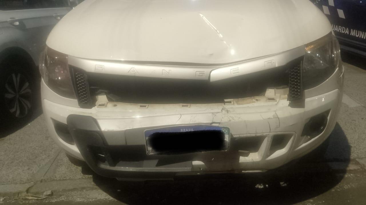 Homem embriagado atropela ciclista, foge e é detido pela GM no Cambuí