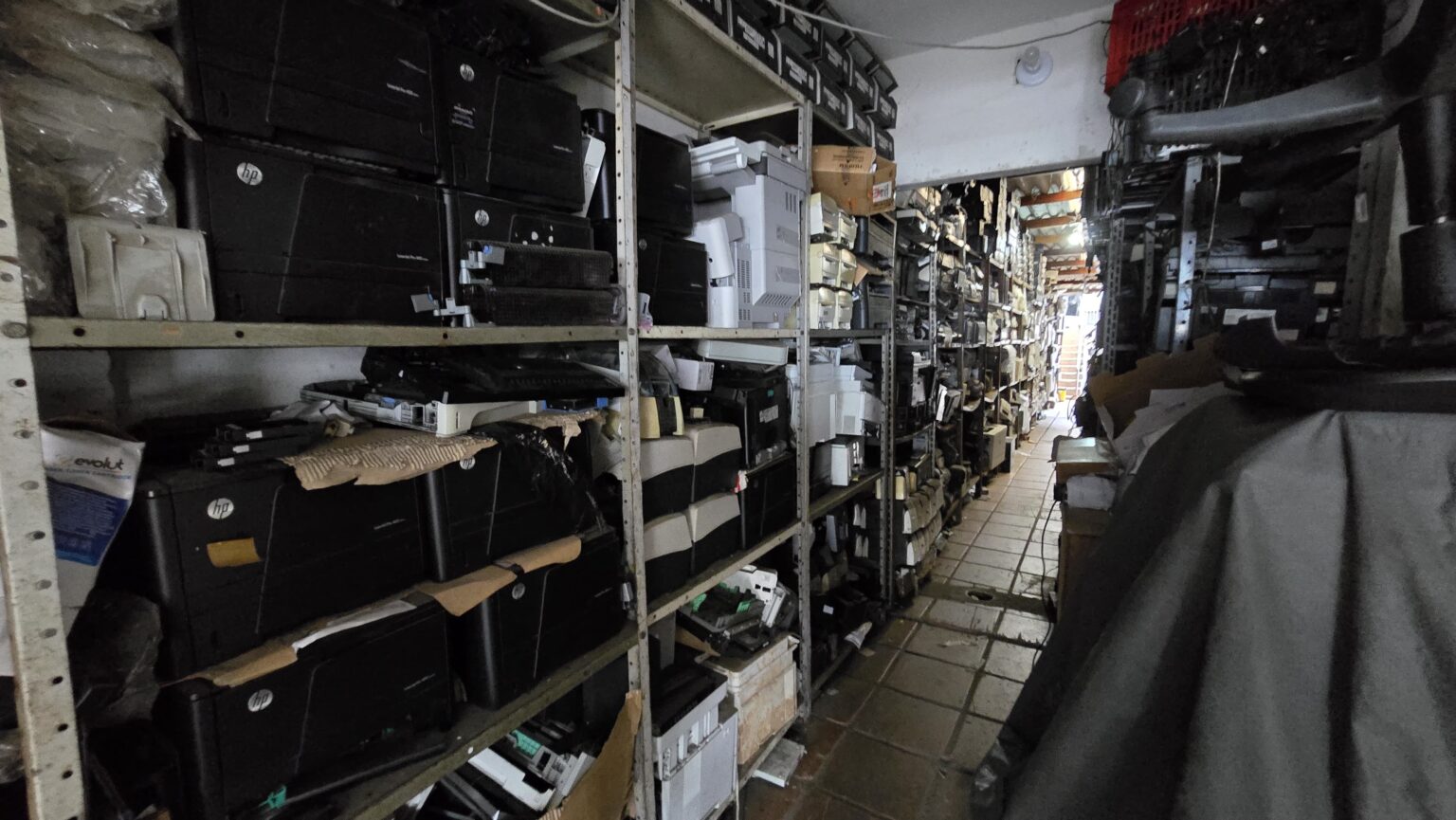 DIG de Americana prende receptador de computadores furtados de faculdades da região