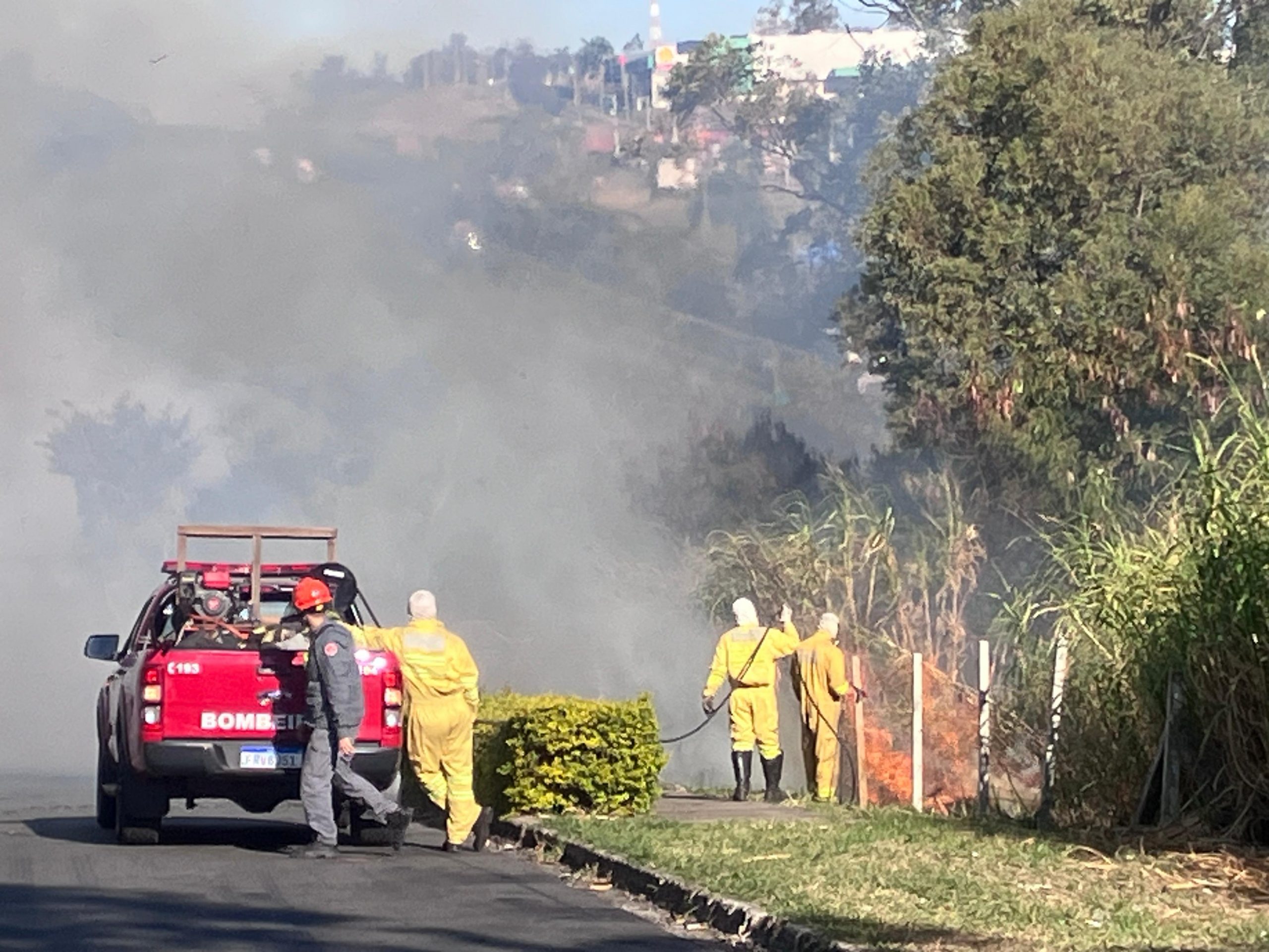 Região tem diversas queimadas no fim de semana; Defesa Civil estende alerta para incêndios