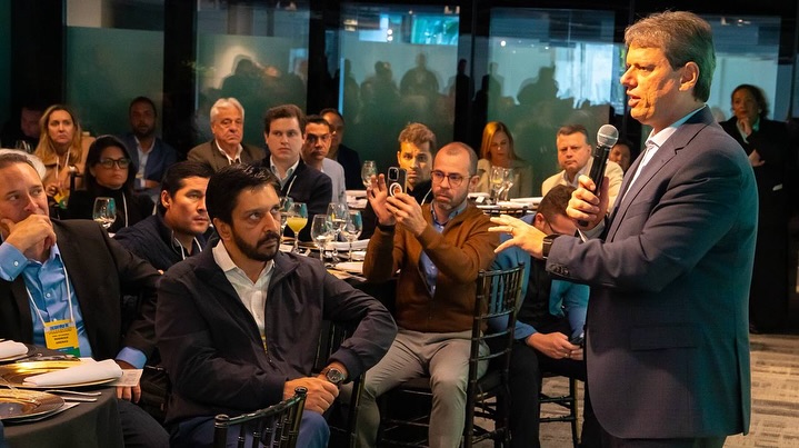 Tarcísio desiste de novos pedágios no Circuito das Águas; anúncio ocorreu durante reunião com prefeitos