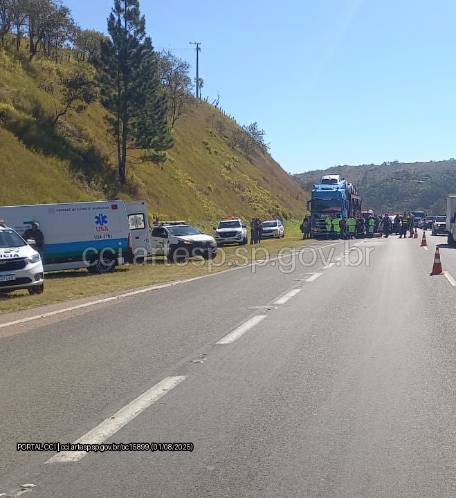 Caminhoneiro é baleado após caminhonete emparelhar com veículo na Rodovia D. Pedro
