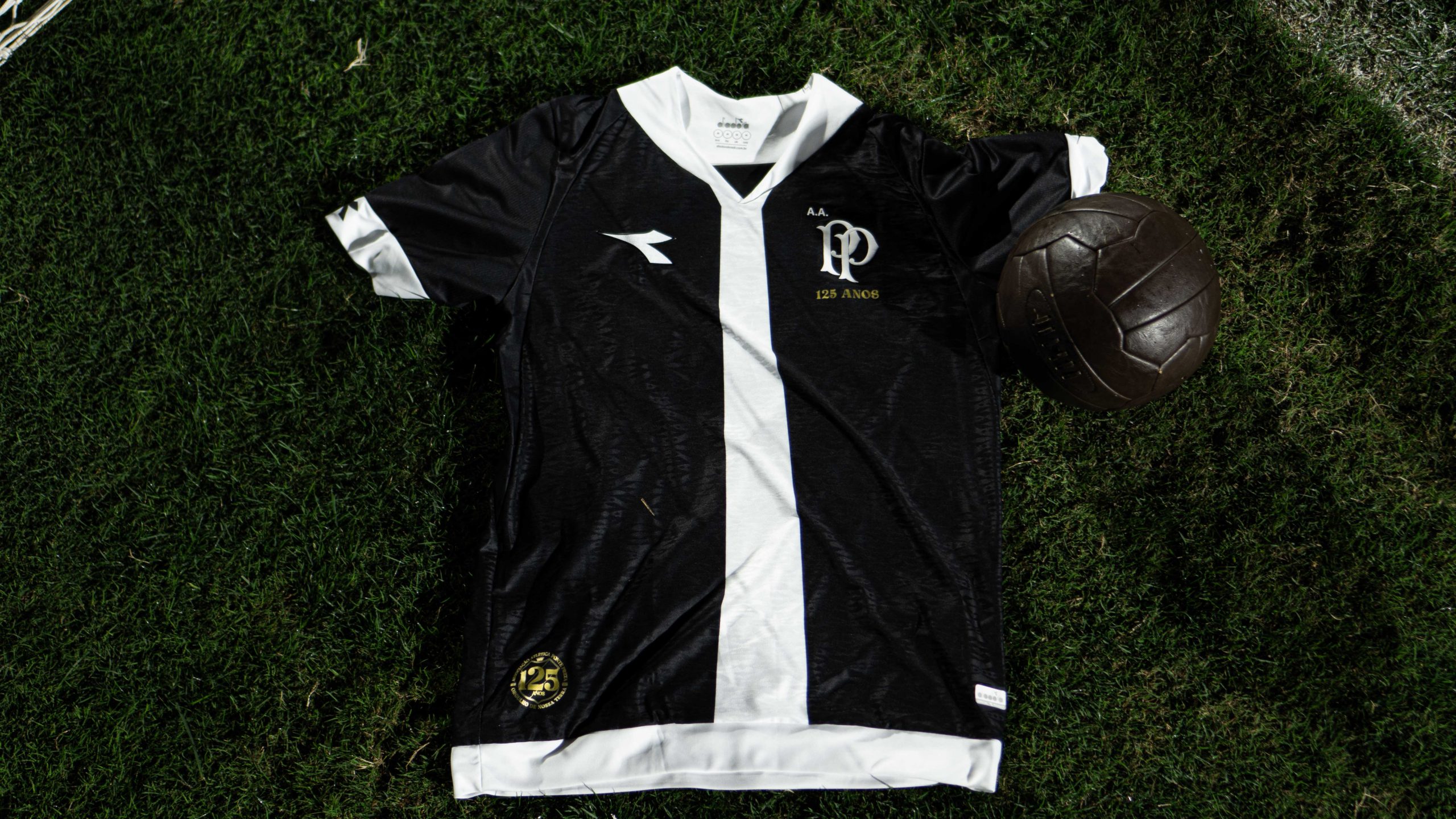 Ponte Preta lança novo uniforme em comemoração aos 125 anos