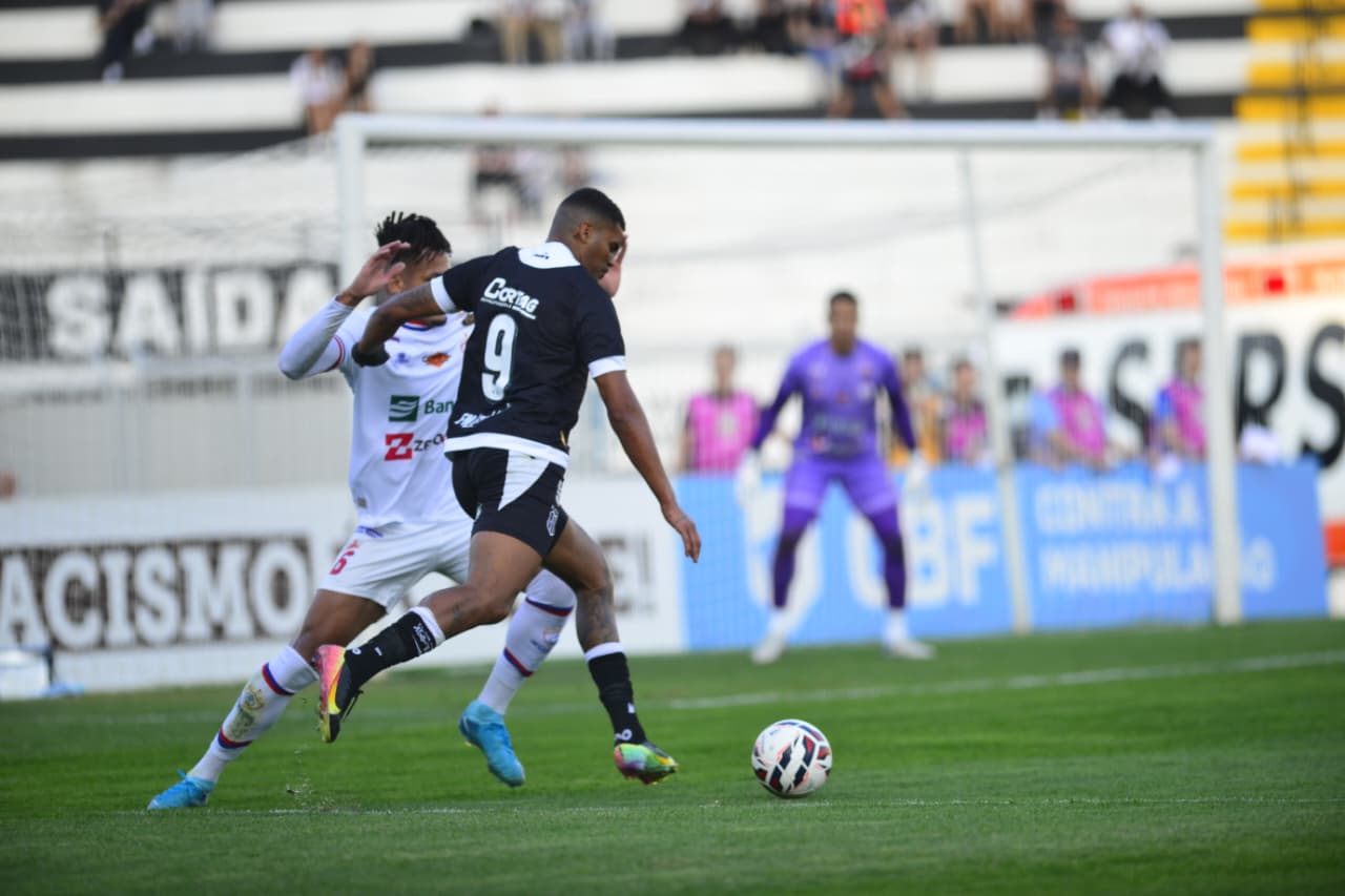 Ponte Preta vence Itabaiana e garante vaga no octogonal decisivo da Série C