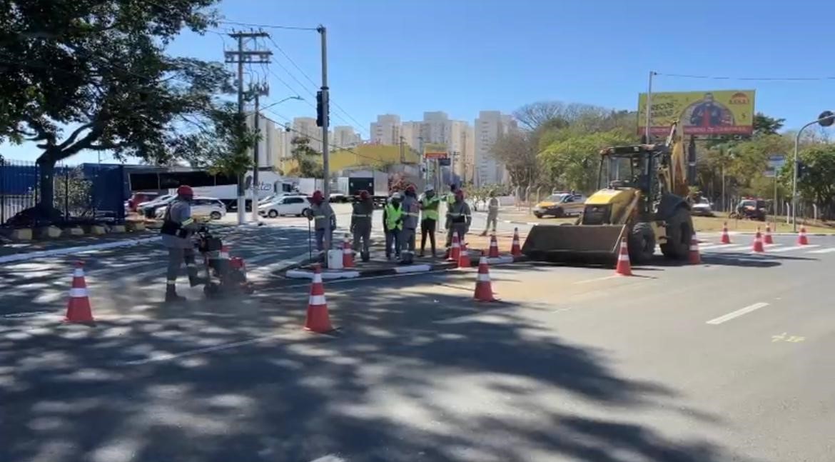 Rua da Abolição tem interdição parcial para construção de adutora até 2026