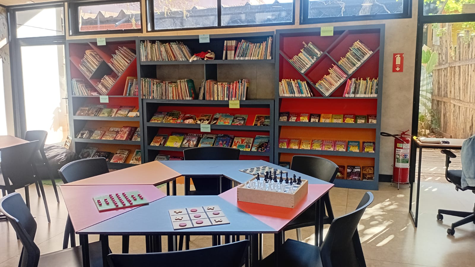 Acervo de Rubem Alves ganha vida em nova biblioteca na Fundação Síndrome de Down