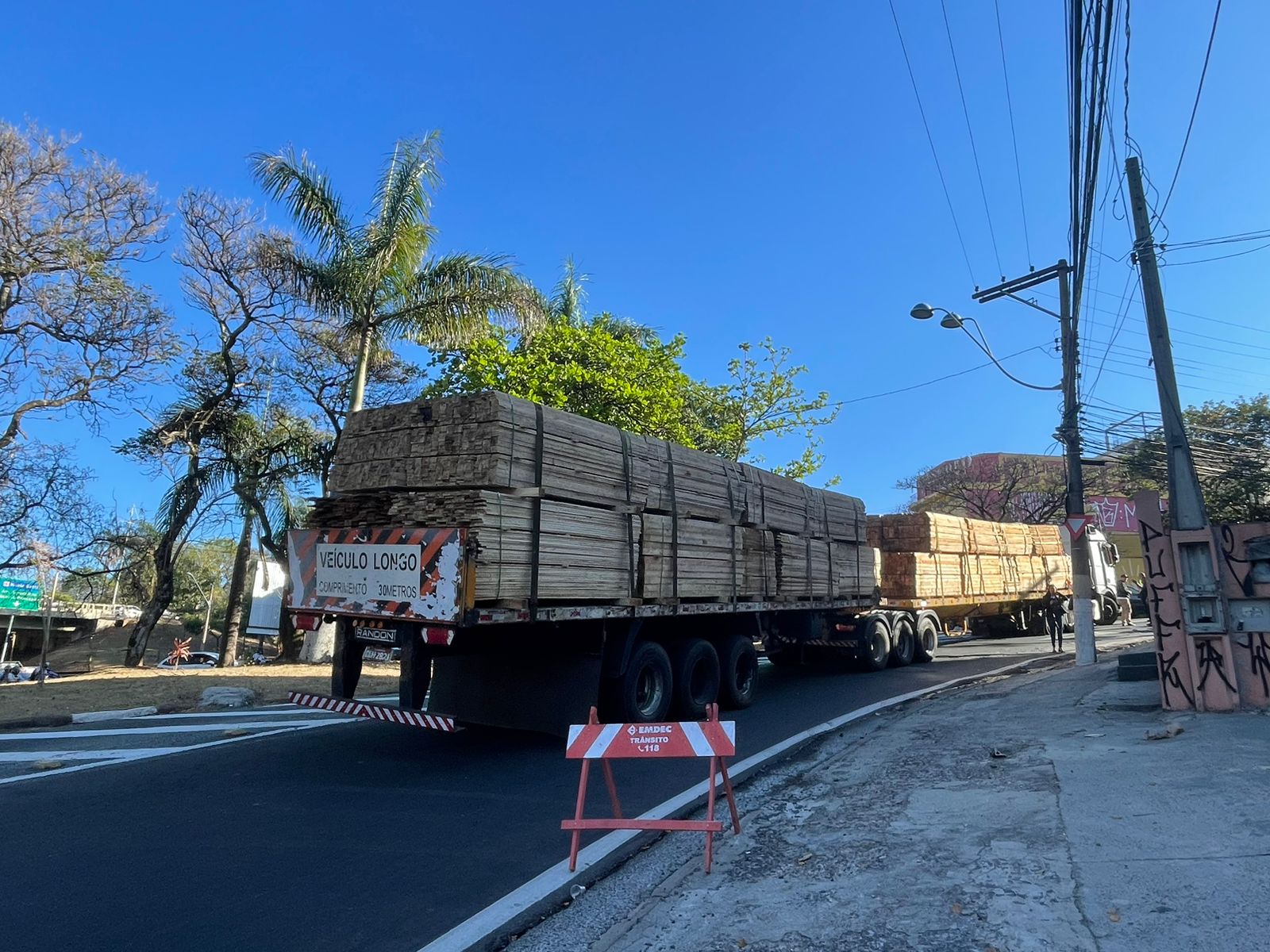 Alça de acesso da Prestes Maia é liberada após caminhão quebrar e bloquear trecho em Campinas 