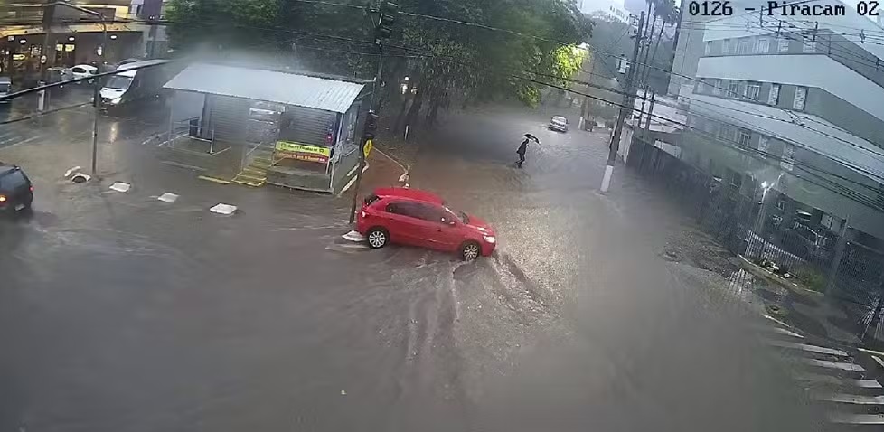 Chuva causa transtornos na manhã desta segunda-feira em Campinas