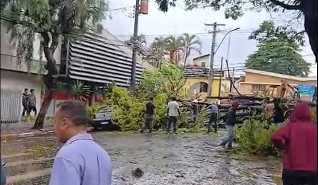 Cidades da região registram estragos durante temporal na tarde desta segunda (22)