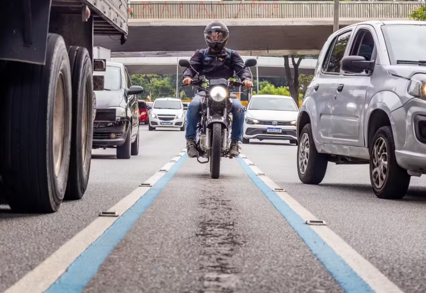 Governo suspende novas faixas exclusivas para motos e projeto em Campinas é paralisado