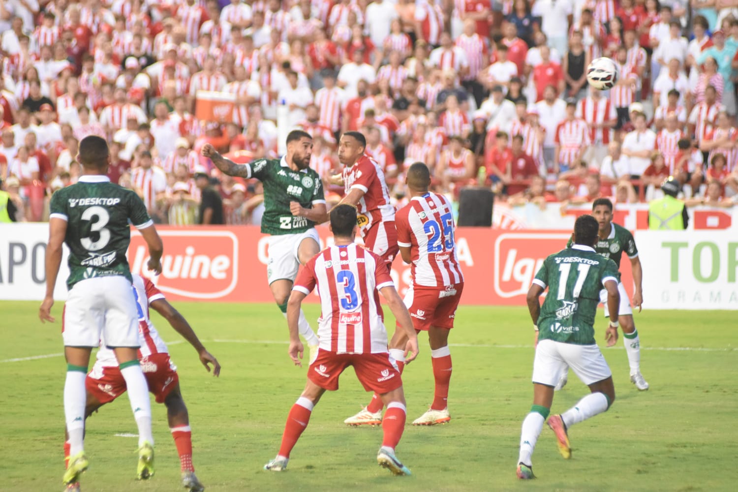 Guarani cala os Aflitos, vence o Náutico e quebra tabu de 36 anos