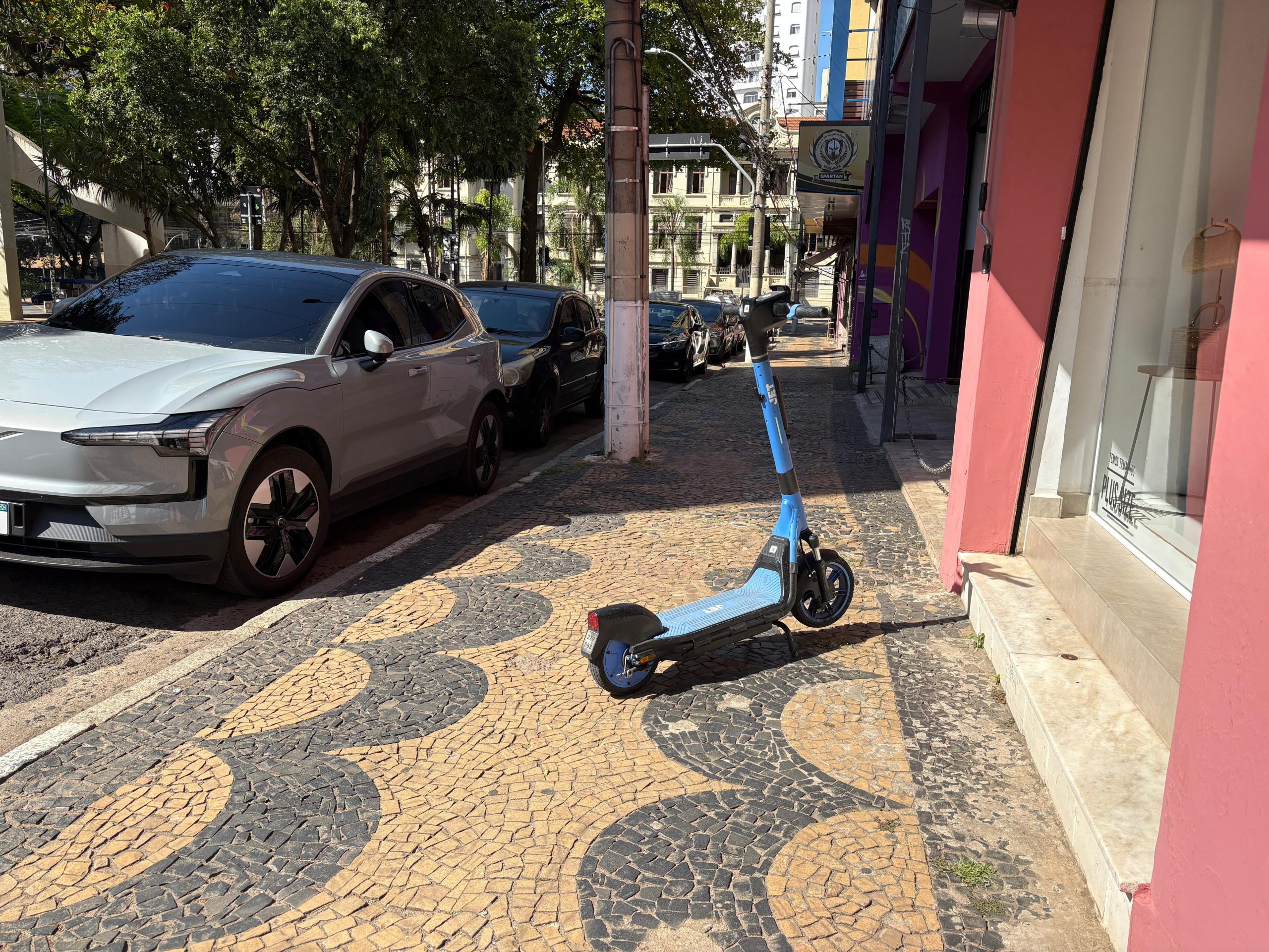 Mau uso de patinetes rende 68 reclamações de fevereiro a atrássto em Campinas