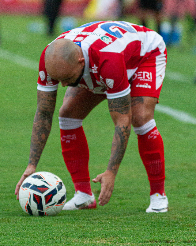 Patrick Allan tem suspeita de lesão no joelho e técnico Hélio dos Anjos procura substituto para o jogador