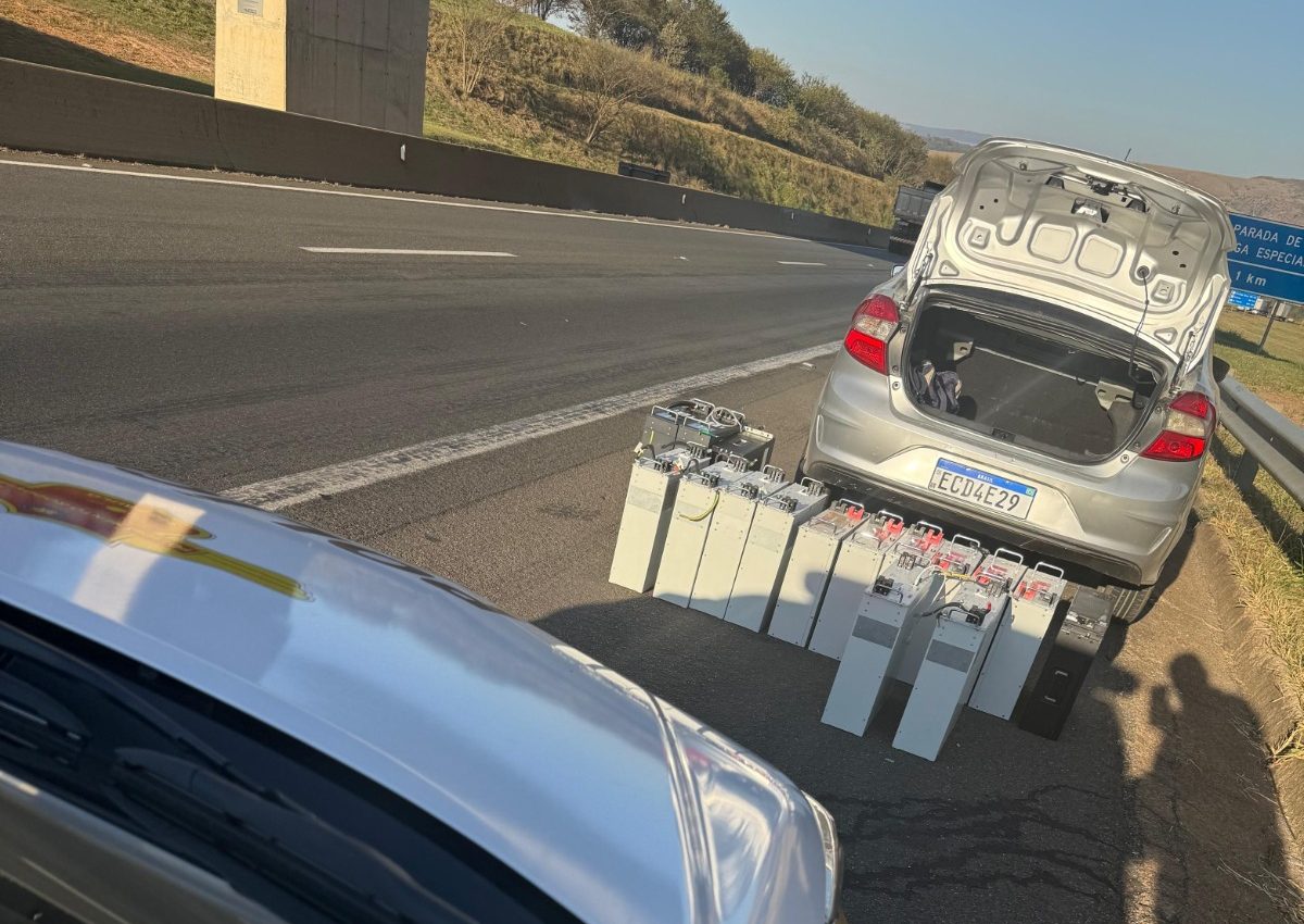 Polícia Rodoviária prende dupla com baterias furtadas de torres de telefonia em Valinhos