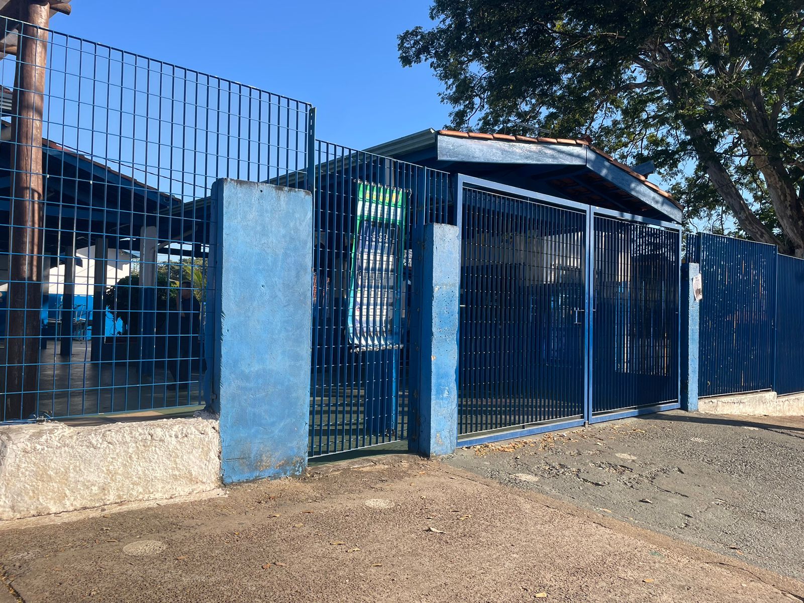 Prefeitura volta atrás e adia reforma em escola no Ipaussurama após impactos em outra unidade