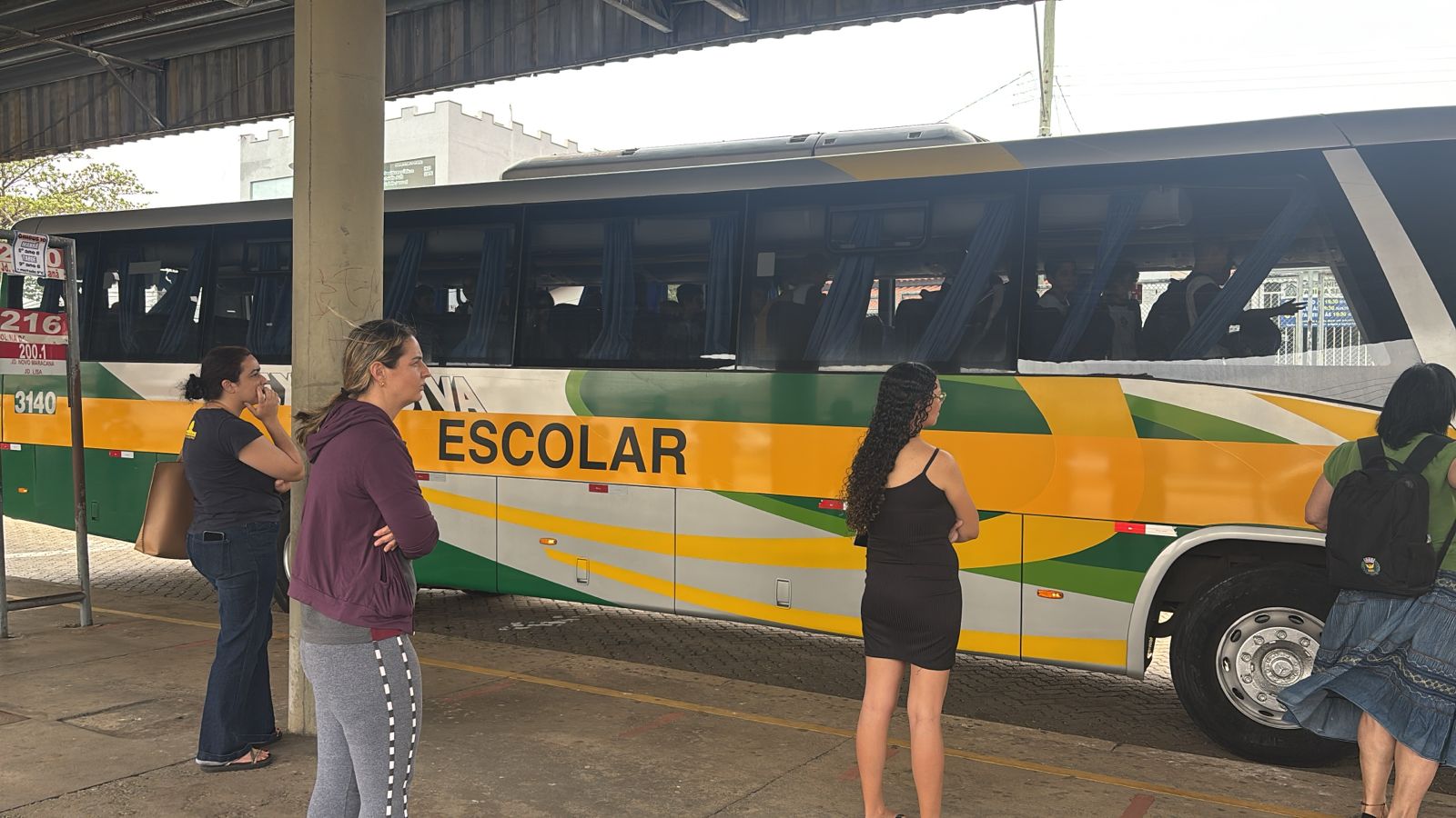 Prefeitura volta atrás e adia reforma em escola no Ipaussurama após impactos em outra unidade