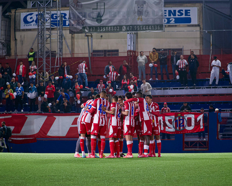 Vitorioso na estreia, Náutico encara duelo com Guarani como final