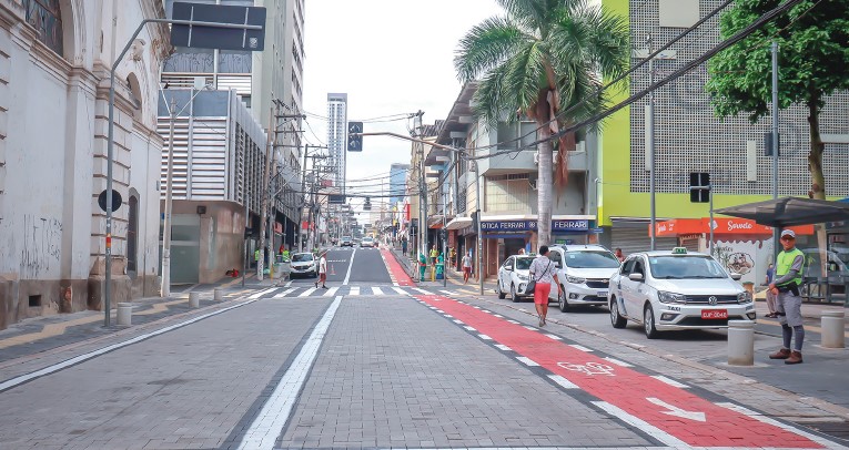 Mortes de pedestres aumentam 29% nas rodovias e caem 14% nas ruas, aponta Emdec