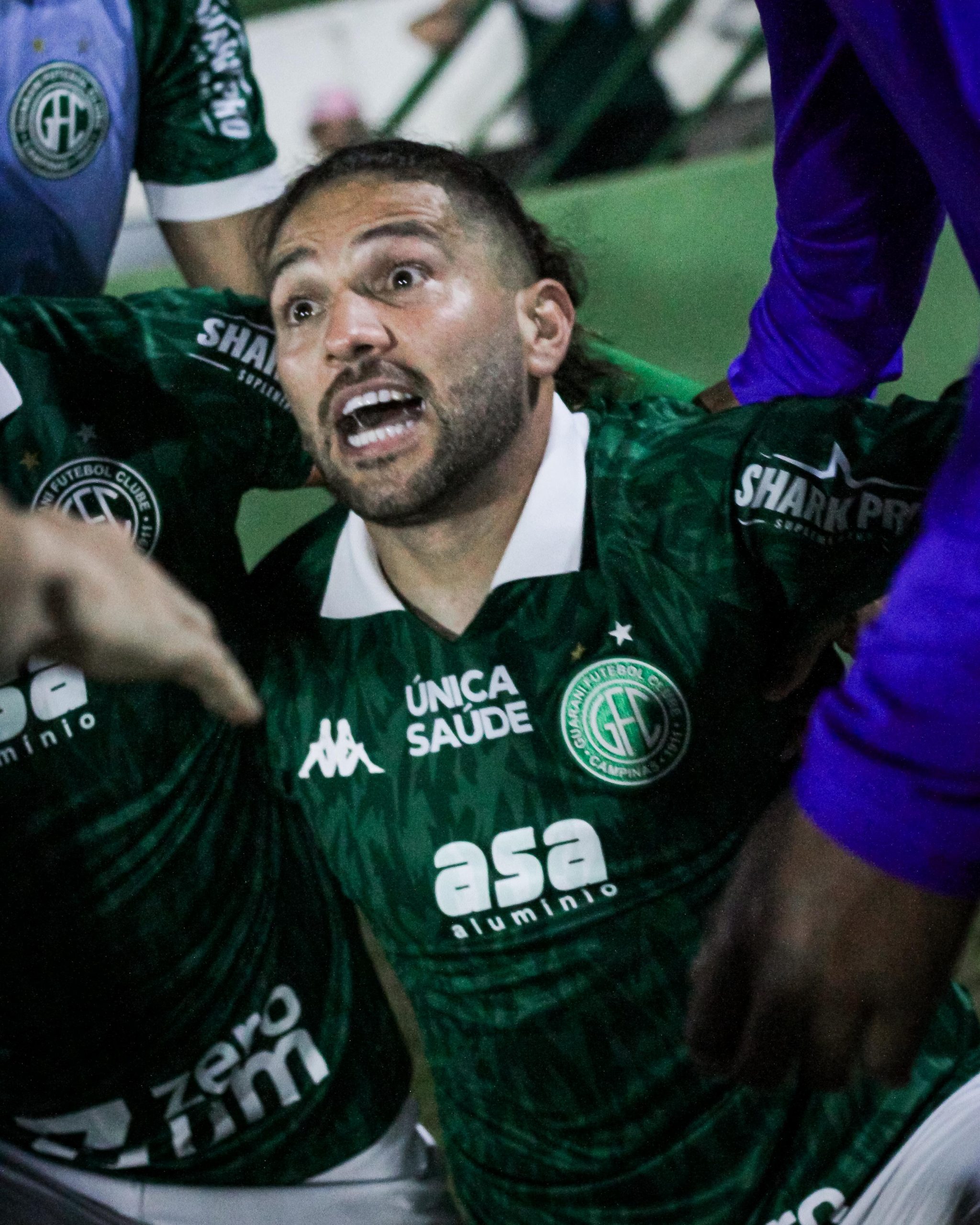 Guarani vence o Brusque e fica perto do acesso na Série C