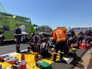 Simulado de acidente em rodovia mobiliza equipes de emergência em Campinas, veja fotos