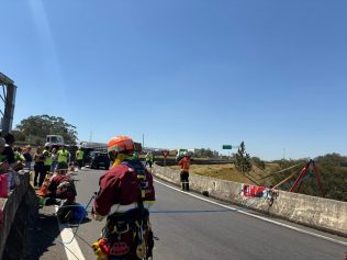 Simulado de acidente em rodovia mobiliza equipes de emergência em Campinas, veja fotos