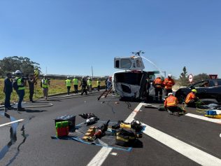 Simulado de acidente em rodovia mobiliza equipes de emergência em Campinas, veja fotos