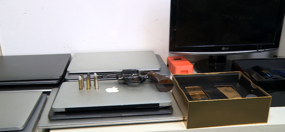 Trio armado rouba loja de informática em Valinhos; um é preso após perseguição