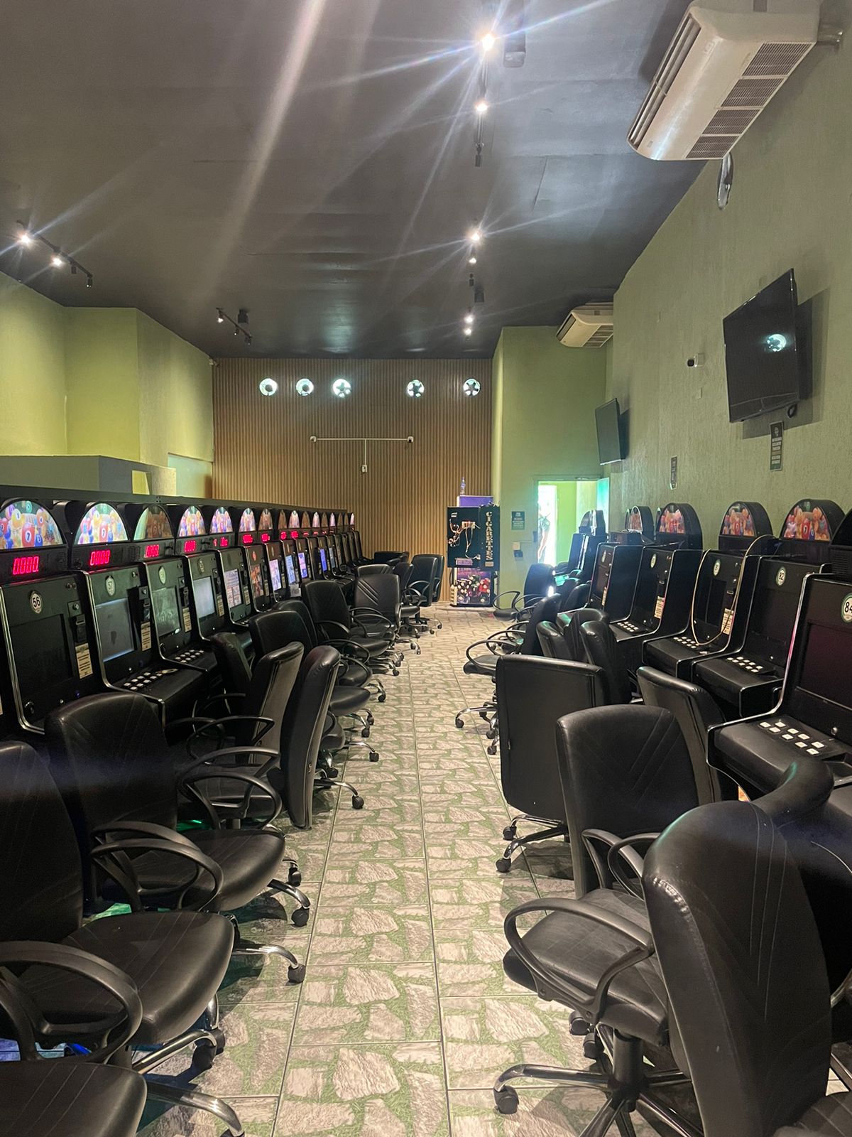 Bingo clandestino é descoberto e fechado na Vila Teixeira, em Campinas