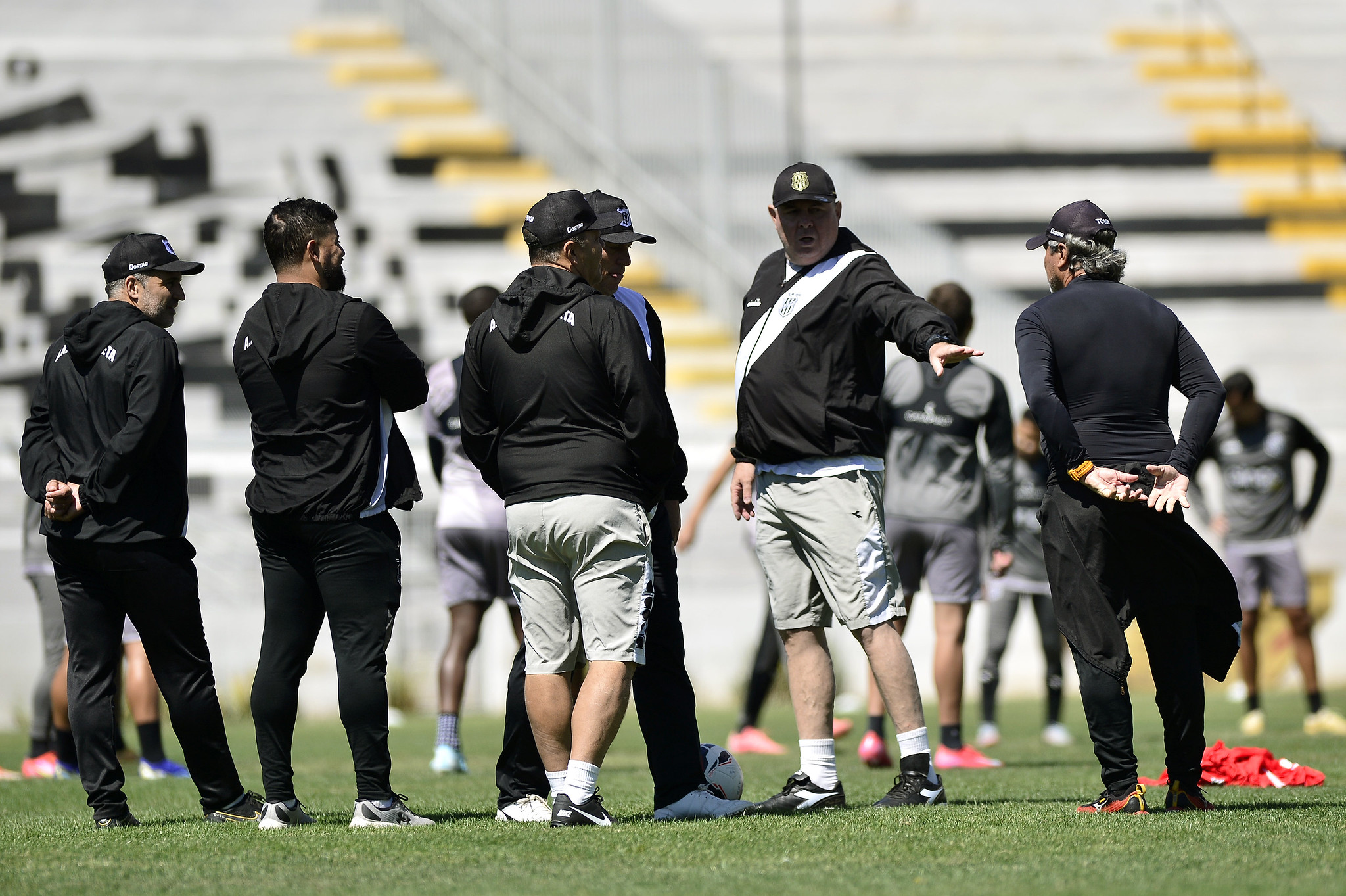Com acesso garantido, Ponte Preta tem indefinição no time titular que enfrenta o Brusque