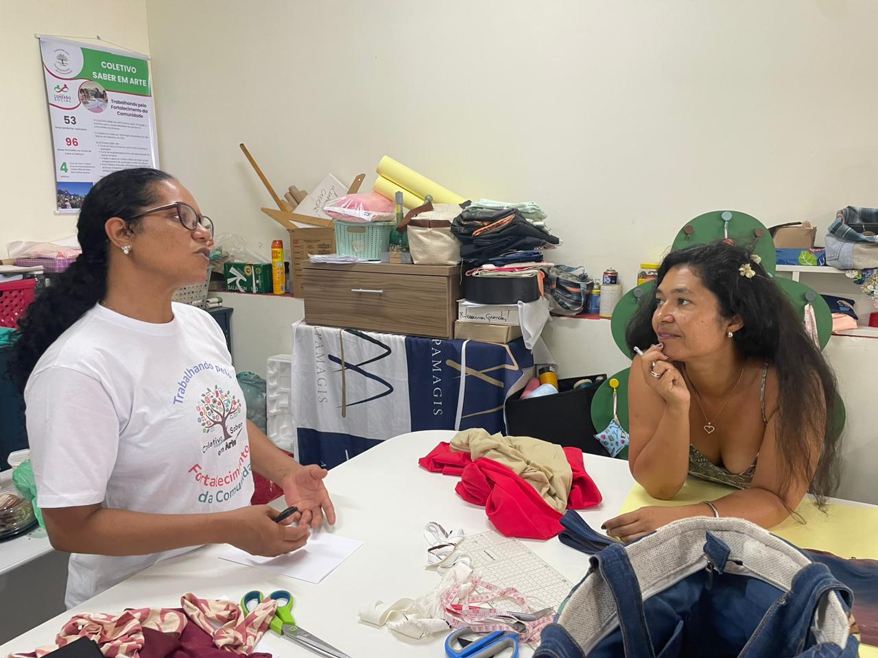 Coletivo de costura saber em arte.