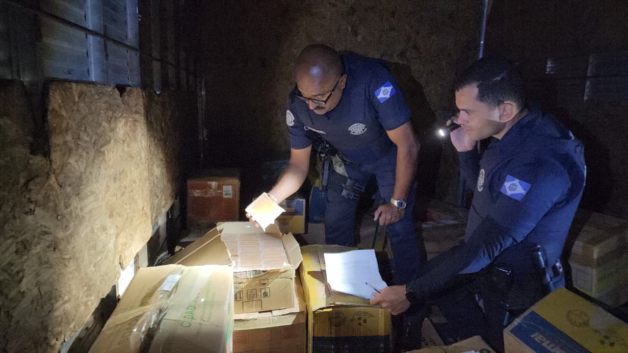 GCM de Limeira apreende caminhão com 5t de alimentos sem refrigeração